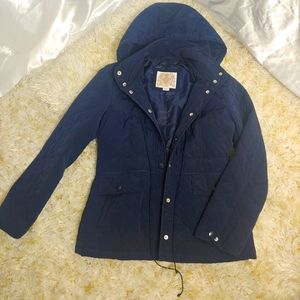 Hooded light weight jacket with pockets